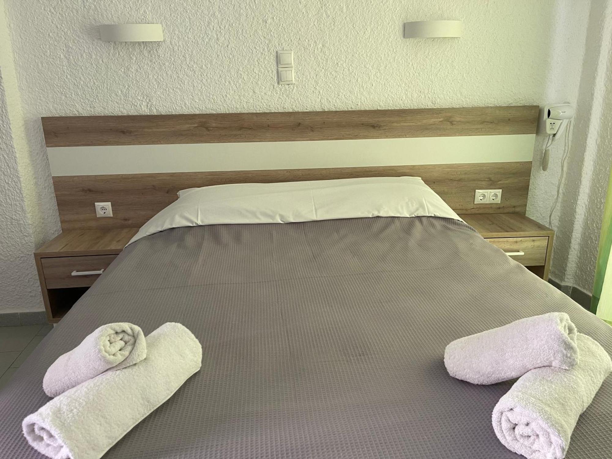 Georgina Hotel Agia Marina  ภายนอก รูปภาพ